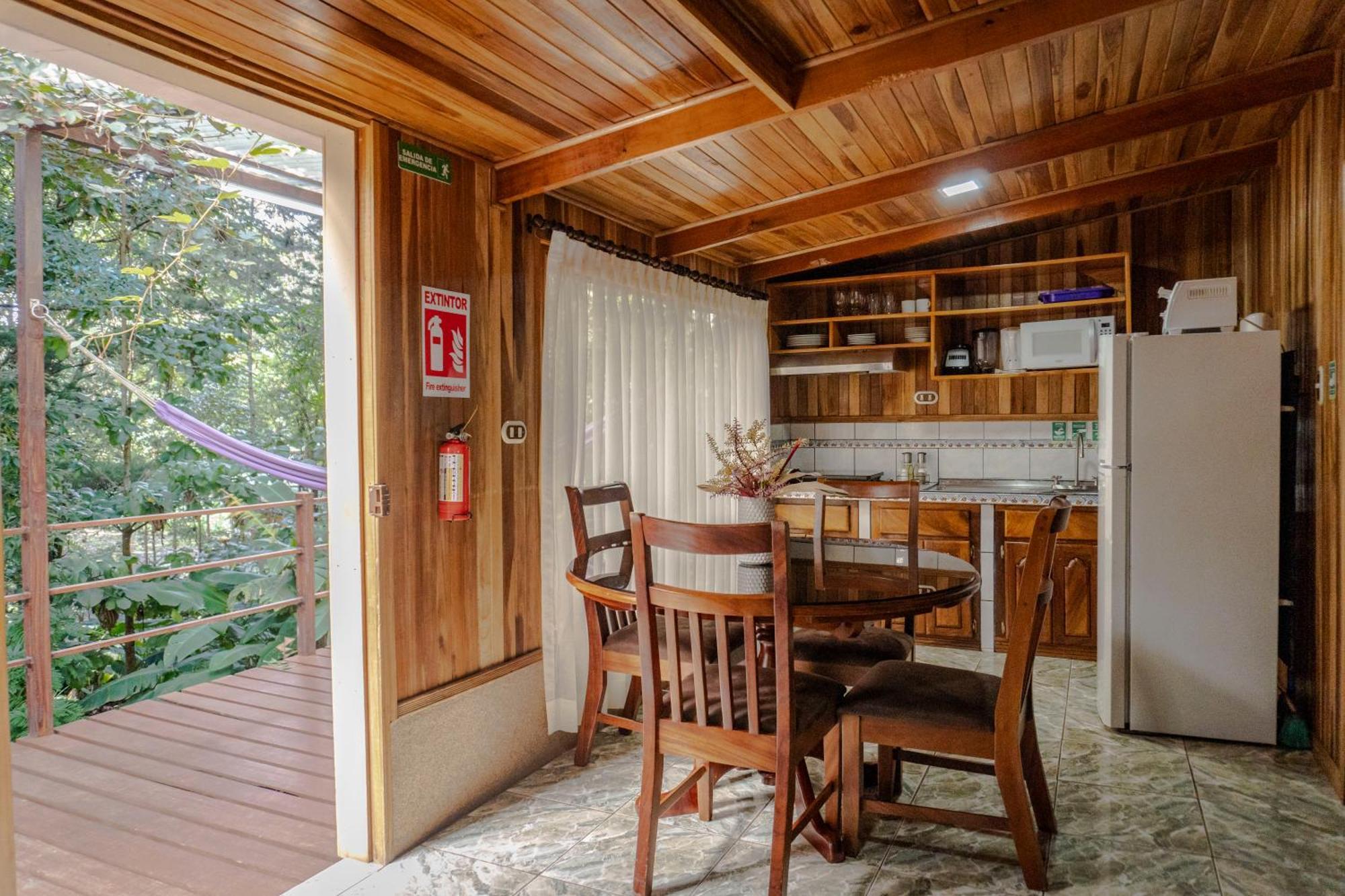 Los Pinos Cabins & Reserve Monteverde Стая снимка